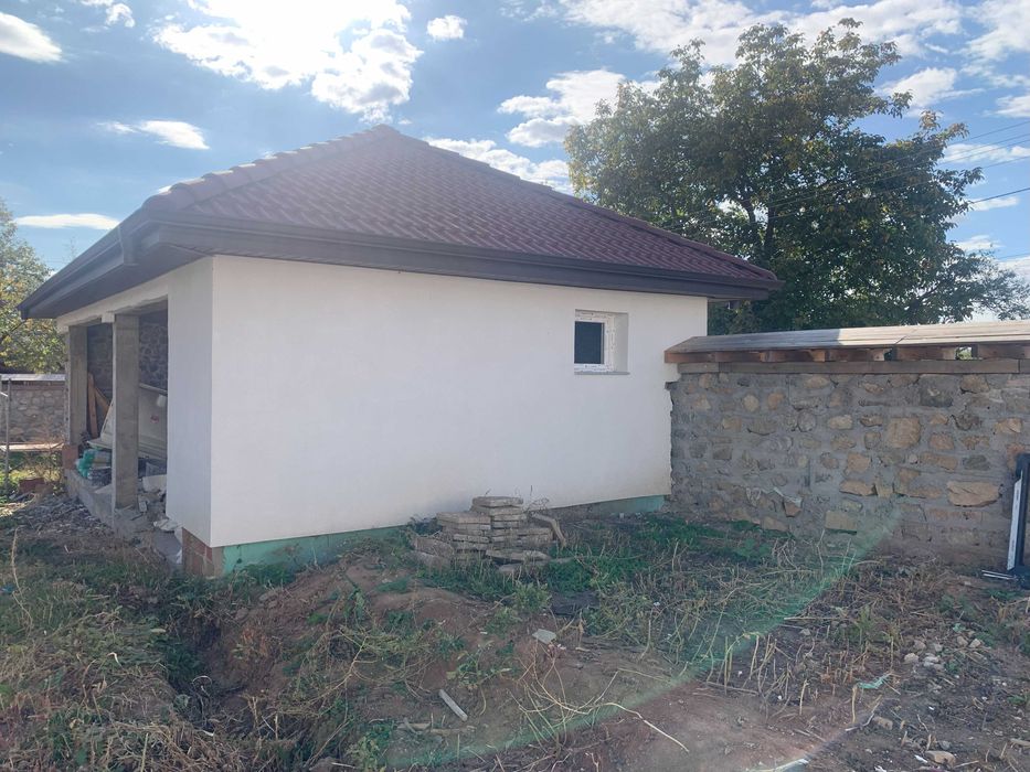 НОВА КЪЩА С ДВОР в с. Горни Домлян