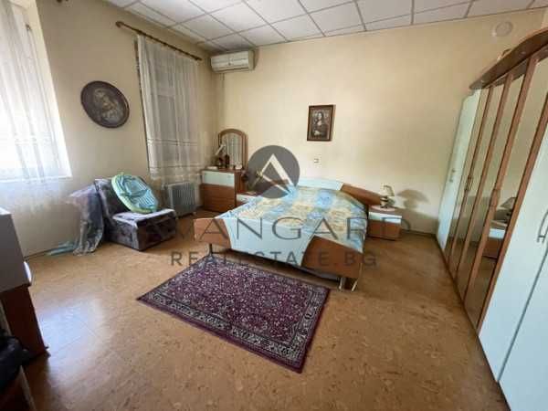 Продава се Къща в Пловдив, Център - 261 кв.м за 1610 €/кв.м - Снимка #4