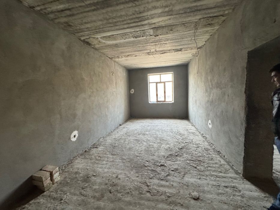 Qarshi shahridan 2 xonali uy sotiladi 35000 kelishamiz