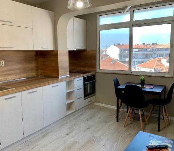 Модерен ТРИСТАЕН апартамент в района на Центъра