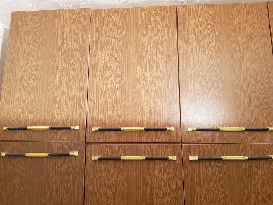 Четирикрилен гардероб с надстройка