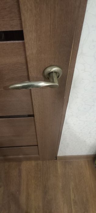 Двери с ручкой бу