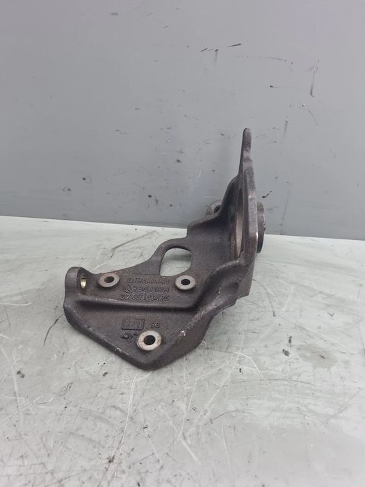 Suport pompa injectie 074130147C Volkswagen VW Transporter 1997
