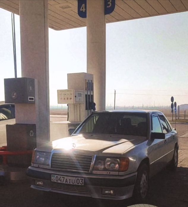 Продам W124 E200 2.2 механика
