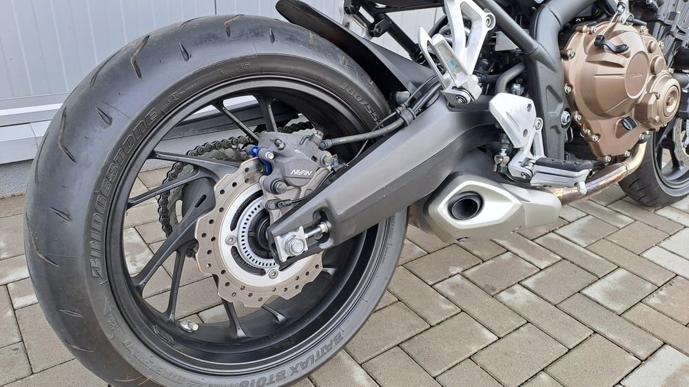 MotoFLy vinde Honda CB650FA 2017