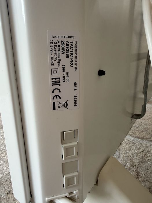 Електрически конвектор Airelec Tactic Pro 2500W + крачета с колелца