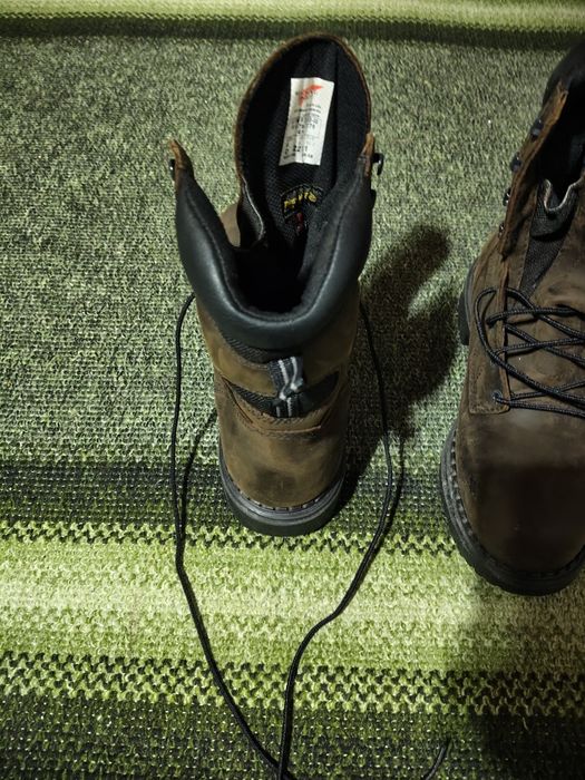 Спецботинка redwing