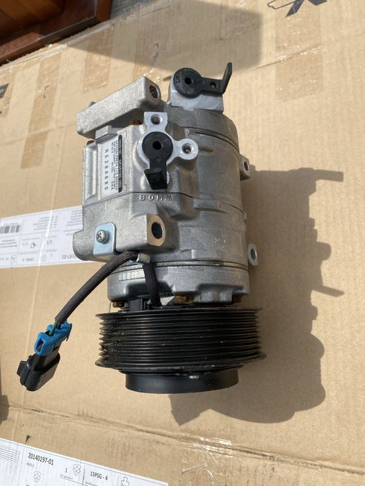 Compresor Clima Nou John Deere Pret 500 lei