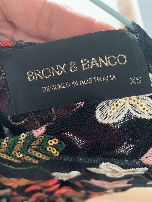 Платье нарядное для девушек