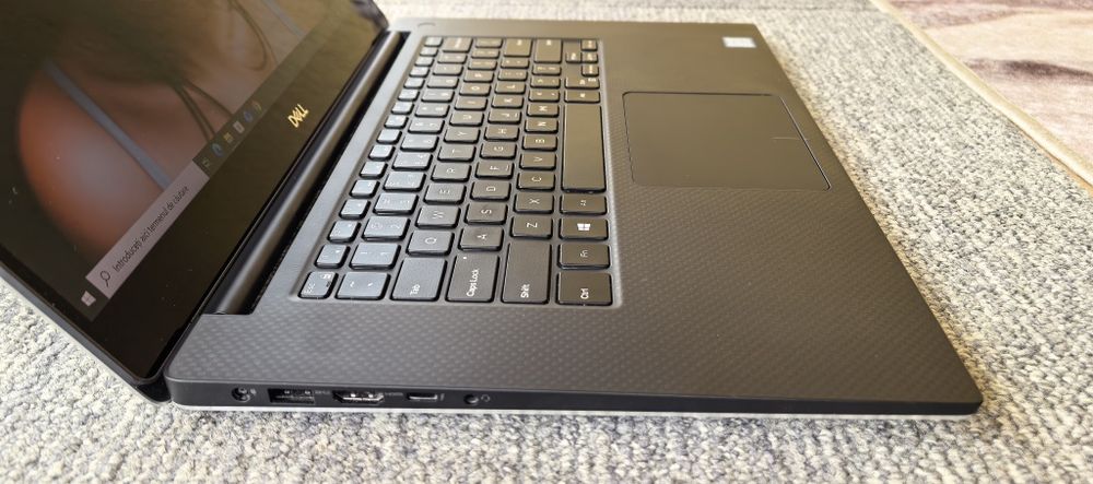 Laptop Dell 5540_Ecran 4K Touch---i9 9880H----32GB DDR4----Nvidia T2000 Quadro 4GB-----10/10 Estetic si Functional // Full METAL
