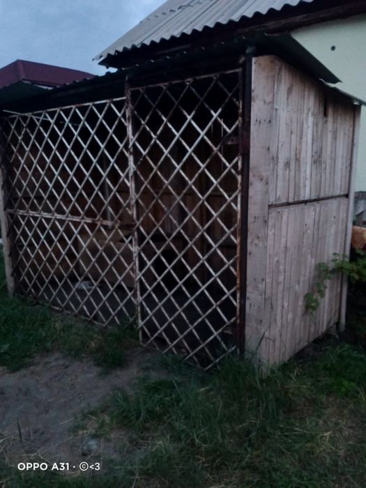 Продаётся вольер.
