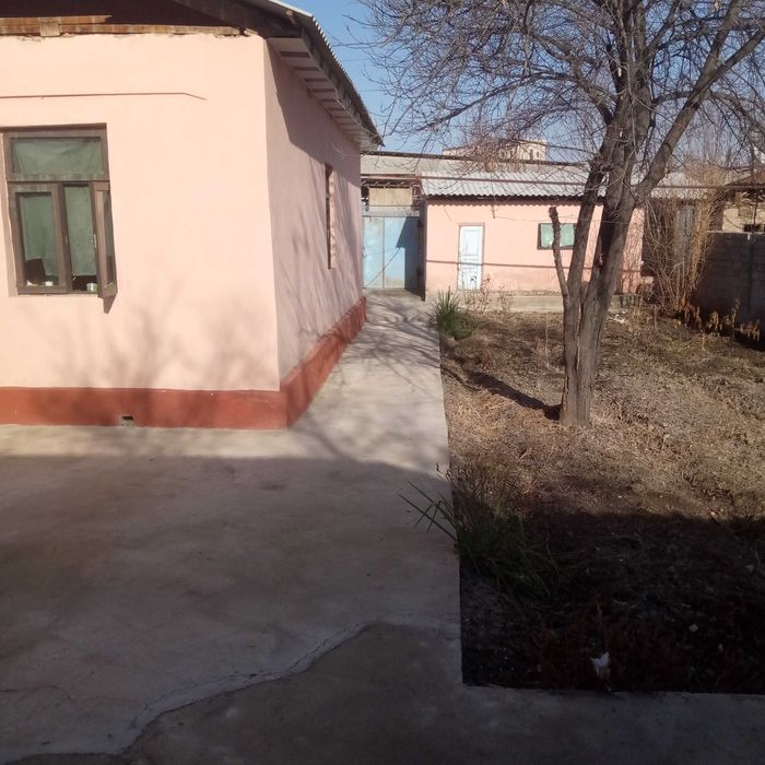 Нурафшонда уй сотилади 5 соток