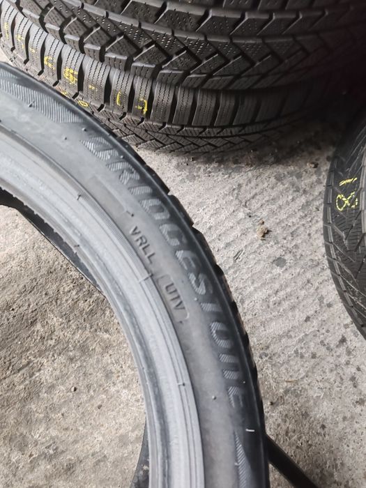 2 anvelope 235 40 18