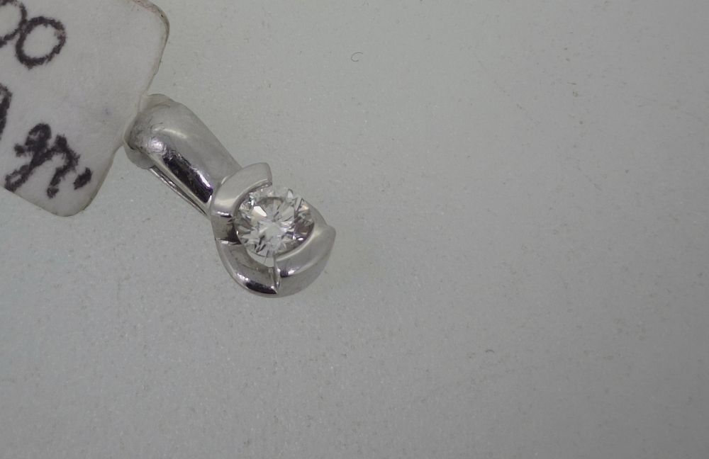 Pandantiv diamant solitar  aur 18k  0.99gr diama(r)