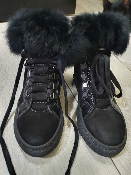 Ghete fetite, din piele cu blanita naturala, captuseala polar, mas 31