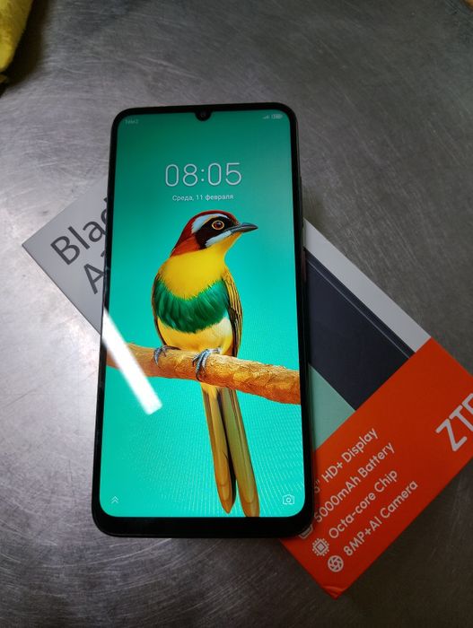 Бюджетный универсальный телефон BLADE A35