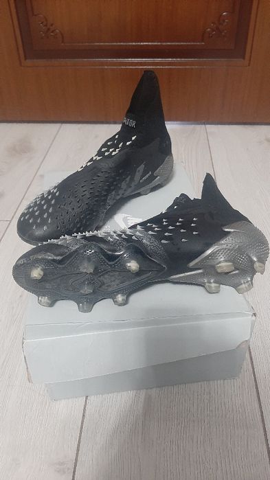 Продам бутцы Adidas 39 р