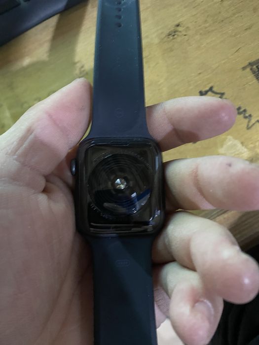 Apple watch se 2023 черный цвет