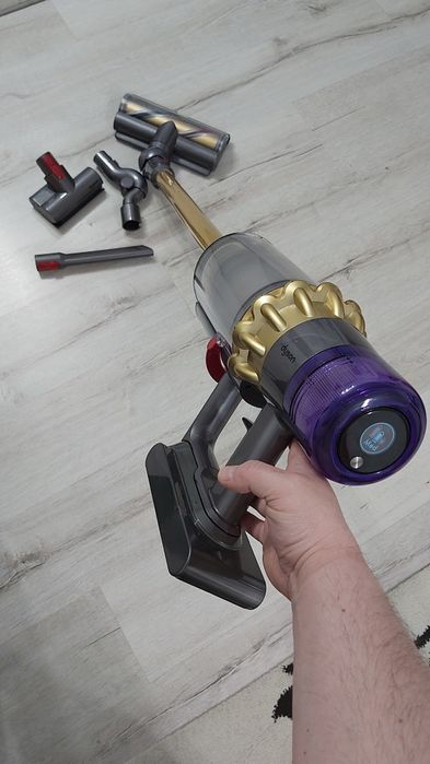Aspirator vertical Dyson v11 Absolute Pro Gold