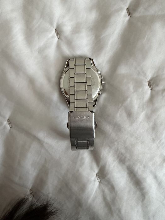 Прлдам часы Casio MTP-1375 — стильные, универсальные