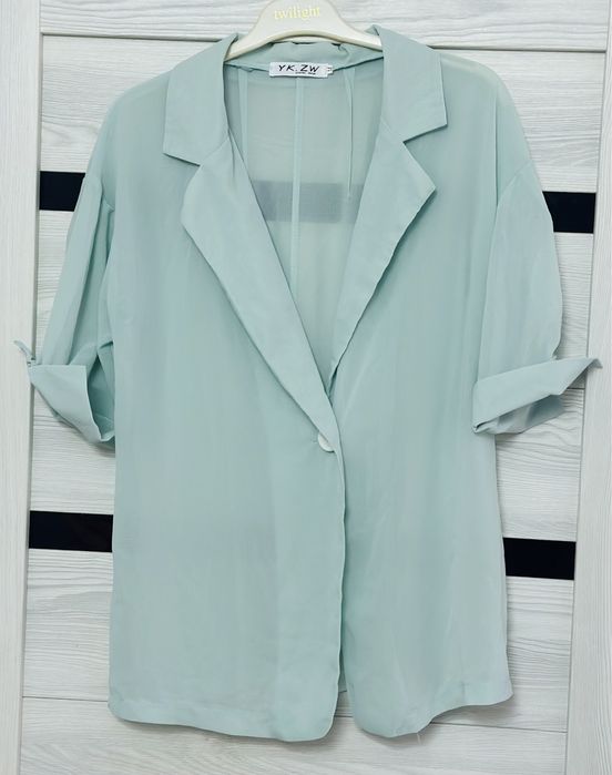 Двойка с шортами Китай