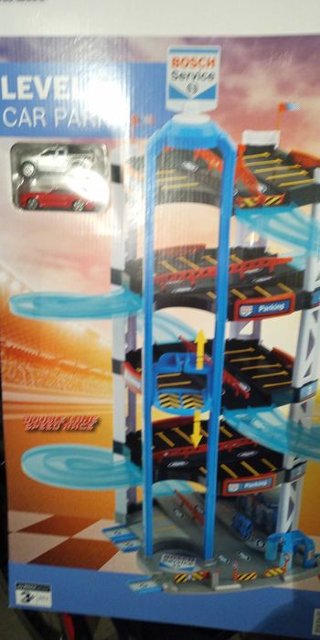 Играчки за момчета - сглобяем паркинг bosch  с коли и асансьор