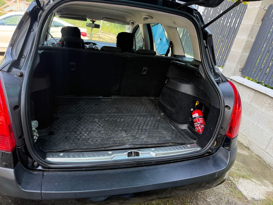Vând Peugeot 308 2009