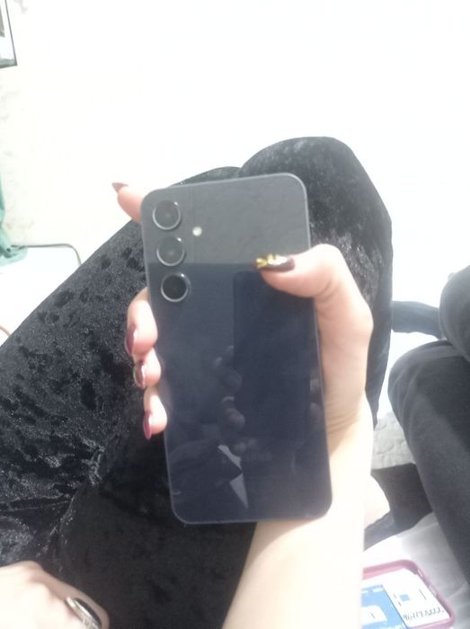 SAMSUNG A55 xolati ideal srochna sotilado