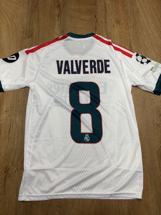 Tricou Real Madrid Valverde #8 – Nou – Mai multe mărimi