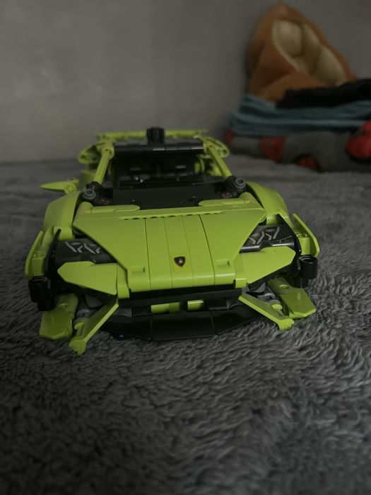 Lamborghini huracan lego 800+ piese cu manual de instructiuni