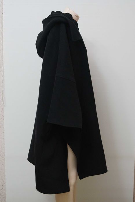 Palton Stela McCartney  cu gluga tip poncho capa marimea 44