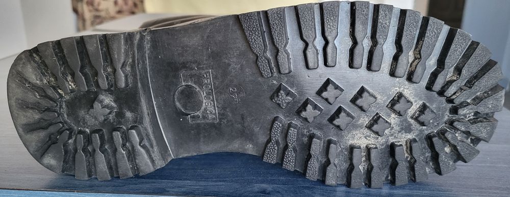 Bocanci înalți Nr. 43