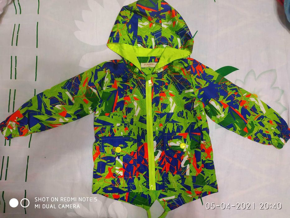 Продам ветровки на мальчика
