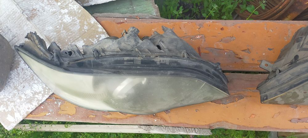 Фара на Субару оутбак