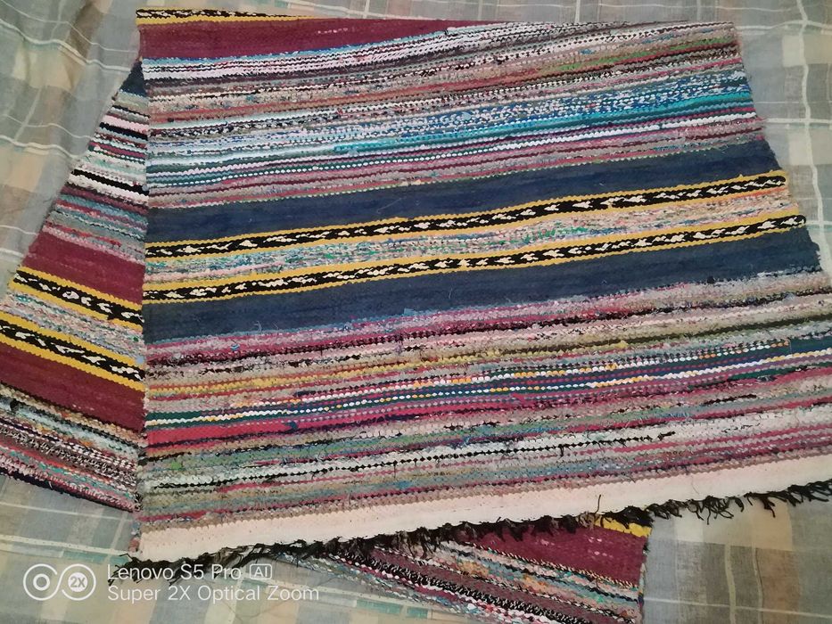 пакривка за легло и нови тъкани черги