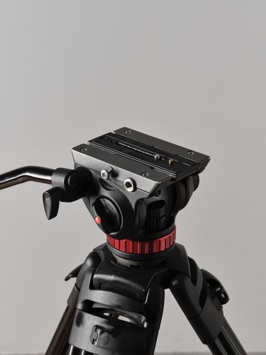 Штатив Manfrotto 525MVB с головой Manfrotto 502AH