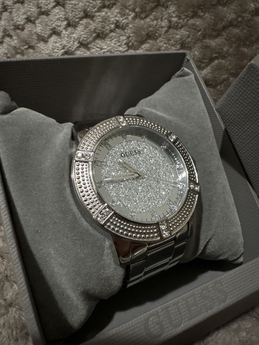Дамски сребърен часовник GUESS