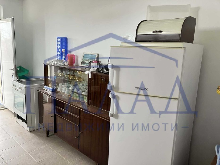 МАСИВНА къща-м-ст Перчемлията