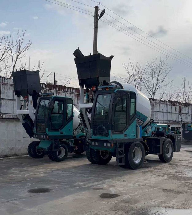 Самозагружающийся 4 куб кармикс JCB-40W поворотная кабина 2026 год