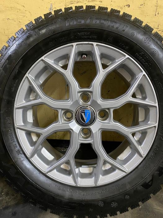 Диски с резиной на ВАЗ