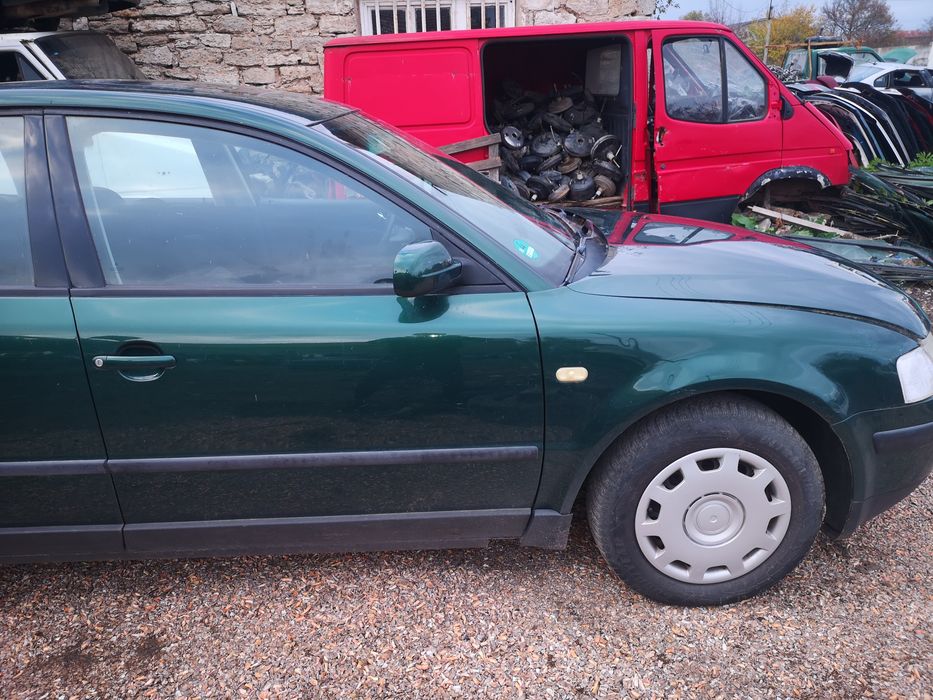 Пасат Б5 1.6 на части