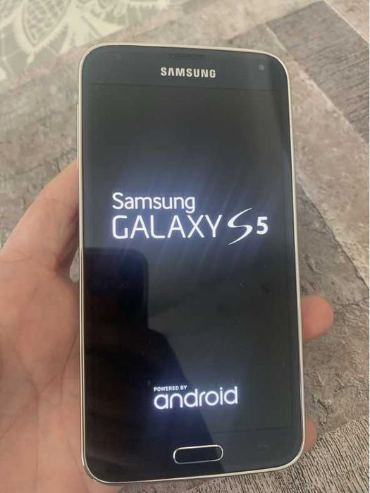 Samsung S5 ca nou pentru colectionari