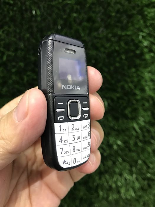 Nokia mini yengi  2 ta simkartali