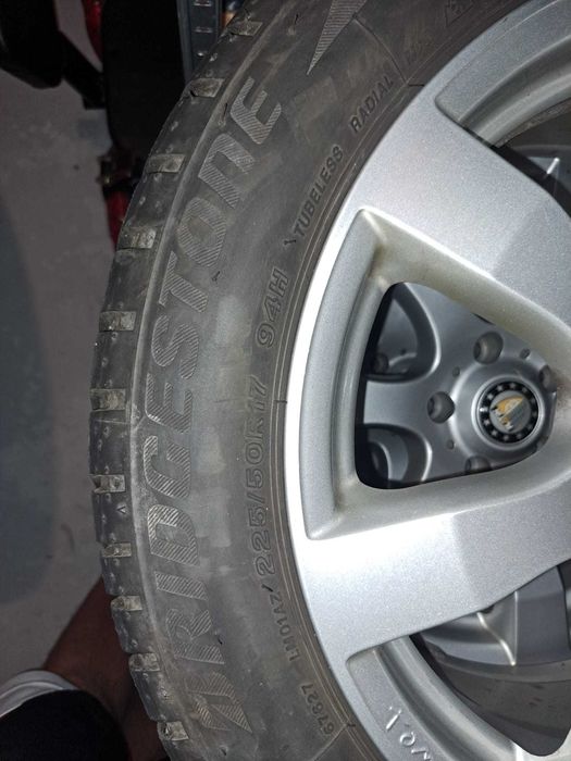 Vand roti BMW X1 jante aliaj cu anvelope iarna 225 50 17 RUNFLAT DOT 2024 profil 7,2 mm