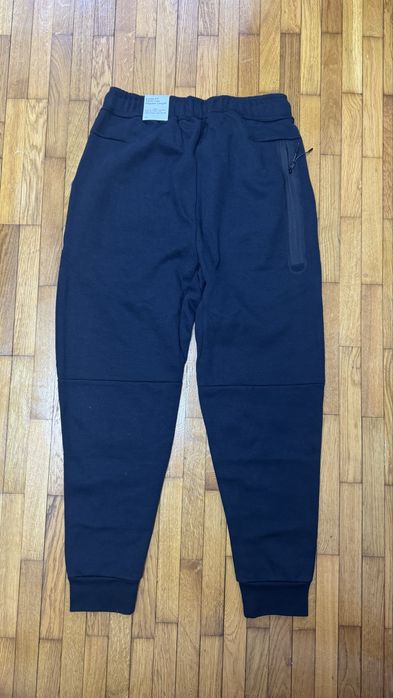 Pantaloni tech negri