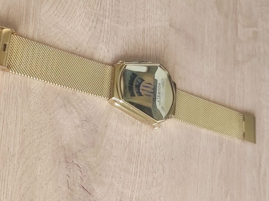 продам часы hoursly mali