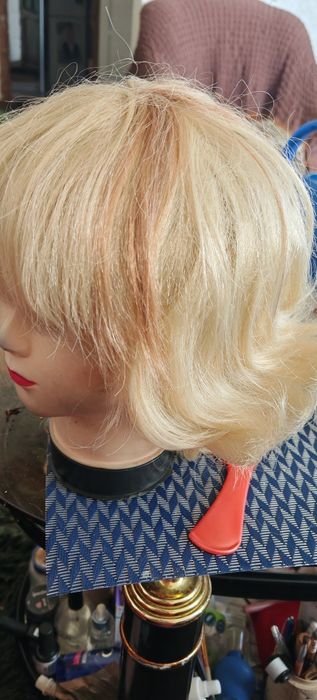 Парик светлый короткий