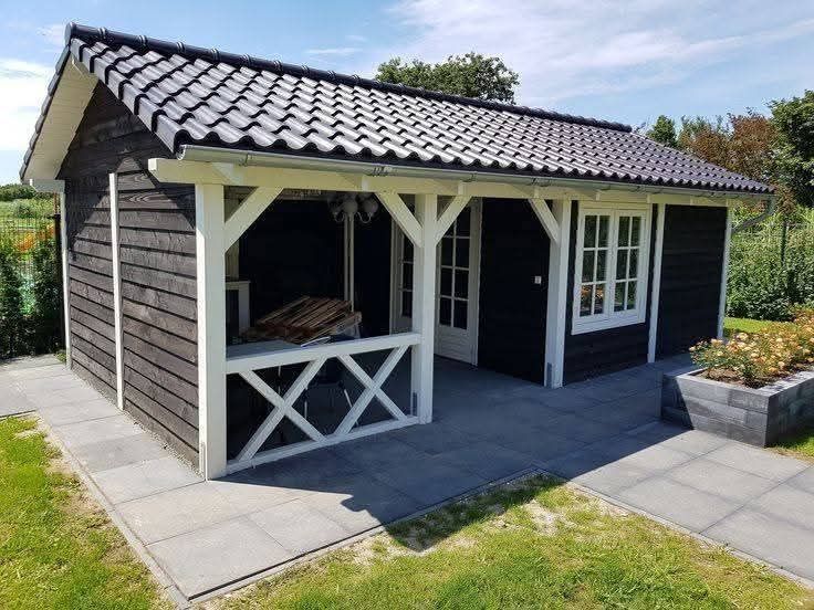 Vând foișoare și terase