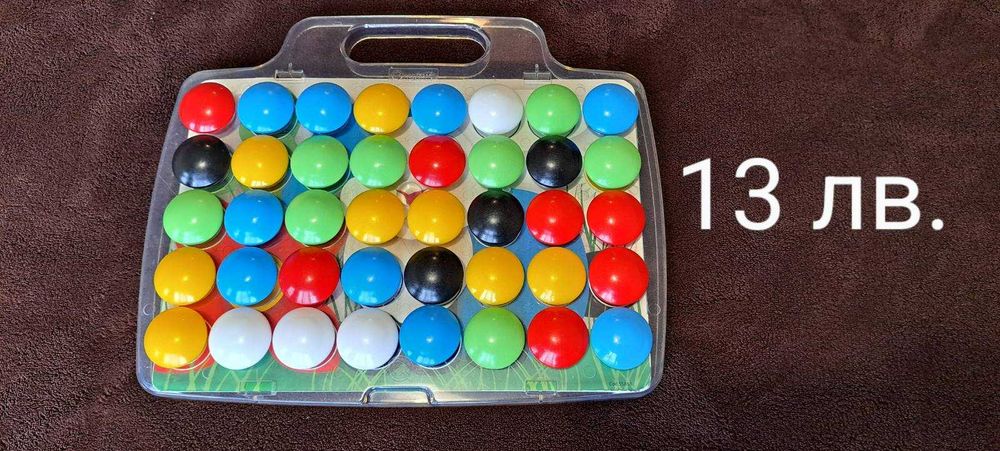 Играчки - дървени низанки, сортери. Прожектор охлюв. Пъзели.