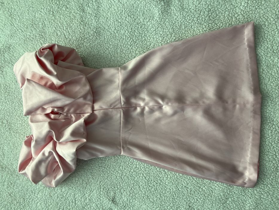 Рокля с паднали рамене